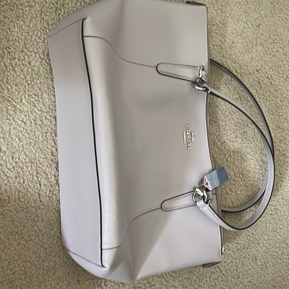 Brand new never used coach purse. Perfect condition - Picture 1 of 2